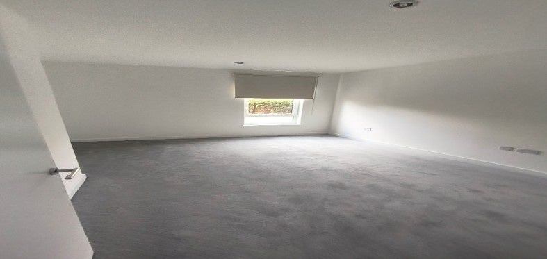 Flat Dowding Drive in Greater London
