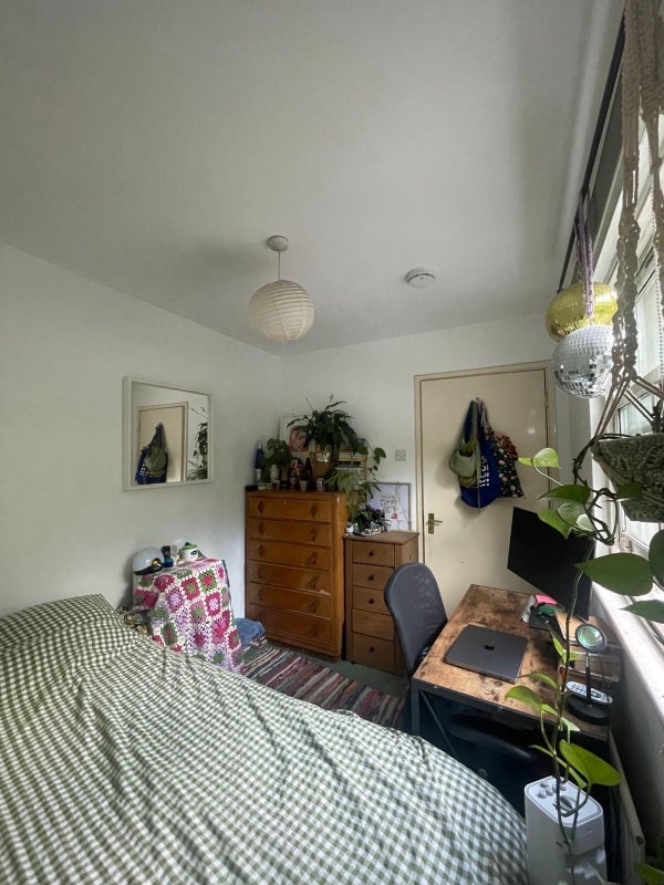Room Old Ford Road in Greater London