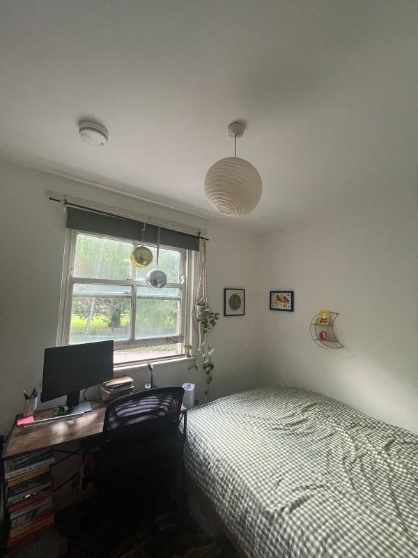 Room Old Ford Road in Greater London