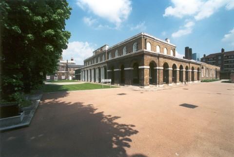 Flat Park Row in Greater London