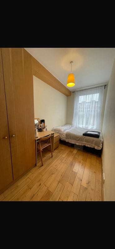 Room Calshot Street in Greater London