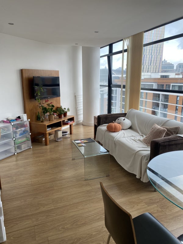 Room Commercial Street in Manchester