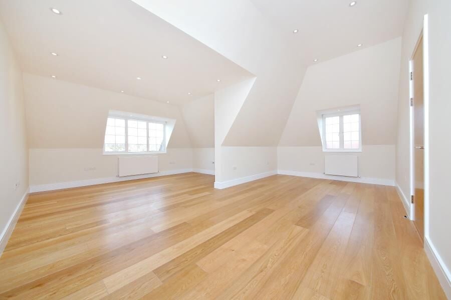Flat Beechcroft Avenue in Greater London
