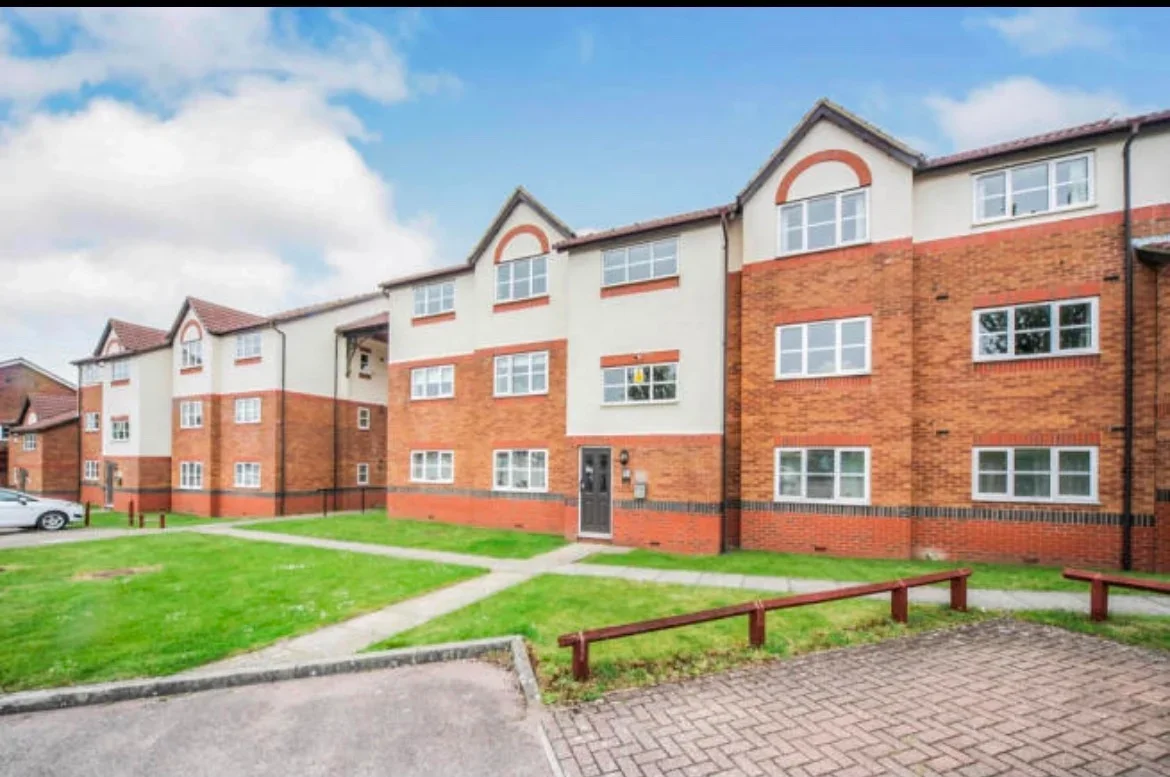 Flat London Road in Dunstable