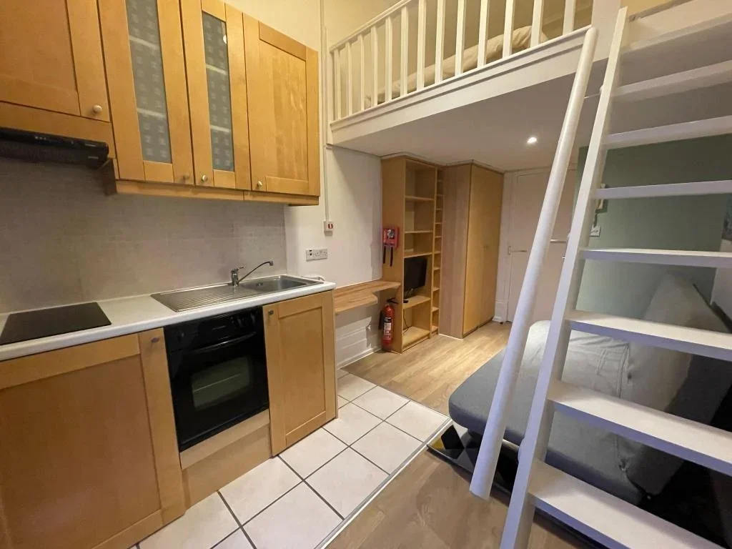 Flat Claverton Street in City of Westminster