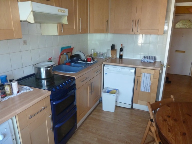 Room Dumbiedykes Road in City of Edinburgh