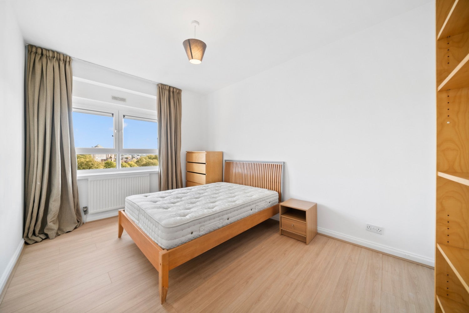 Flat Bethnal Green Road in Greater London