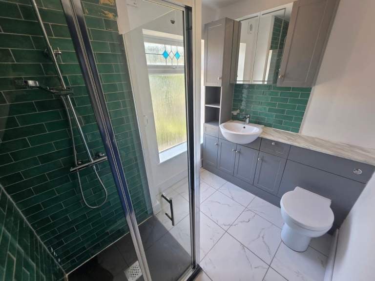 Room Clarendon Road in Luton