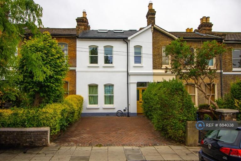 House St Mary's Road in Greater London