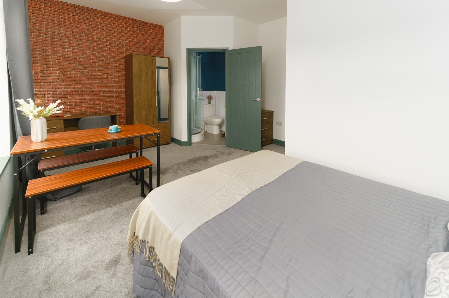 Room Warwick Street in Salford
