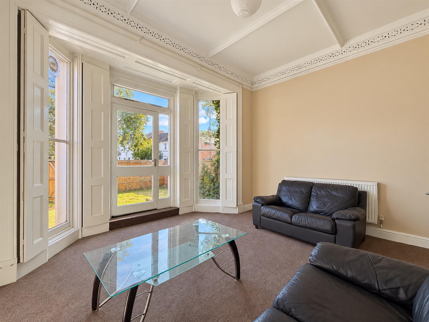 Flat St Mary's Road in Royal Leamington Spa