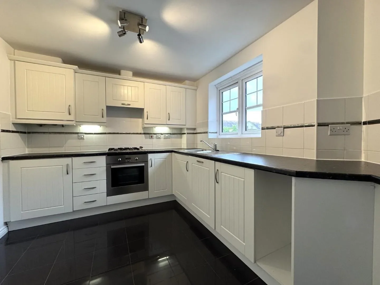 Flat Corelli Close in Stratford-on-Avon