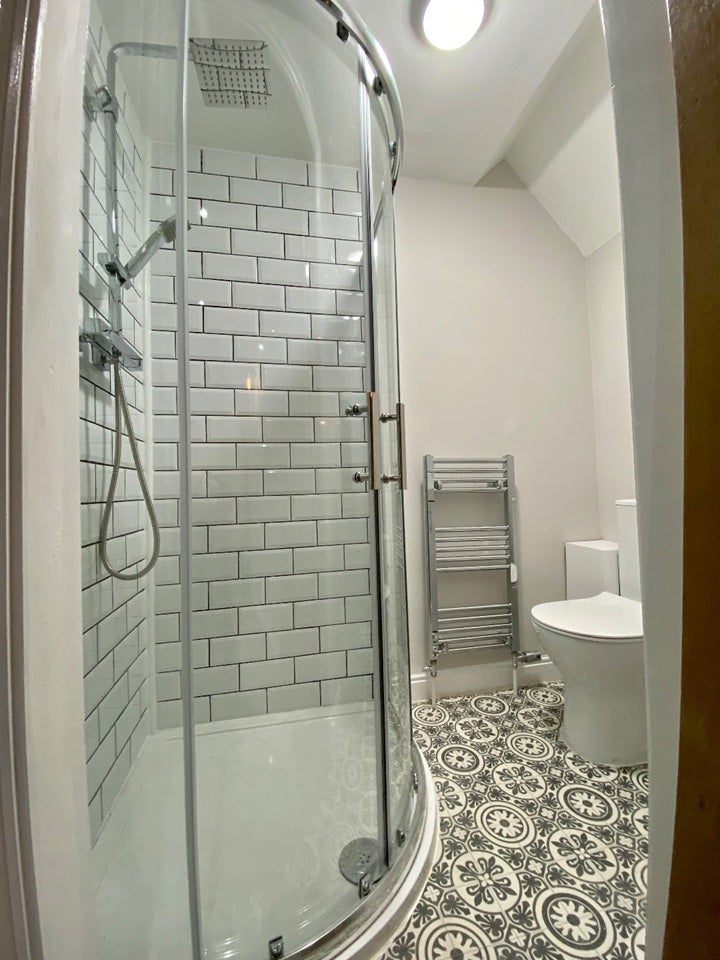 Room Tenter Street in North Warwickshire