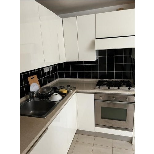 Flat Elgin Avenue in City of Westminster