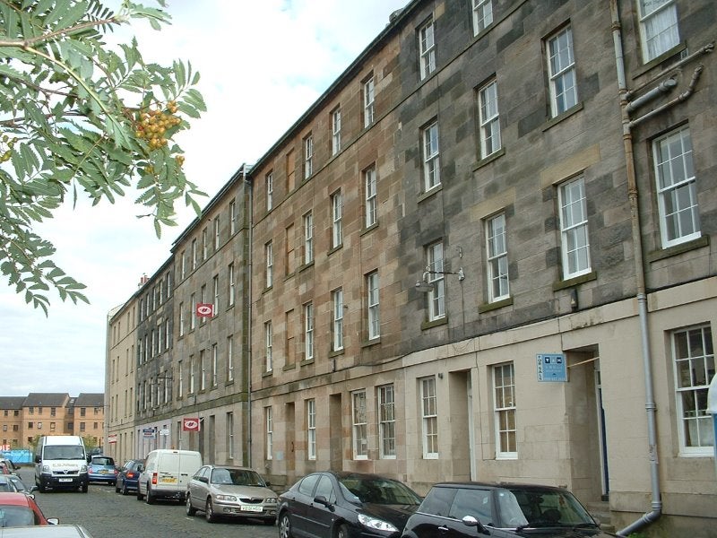 Flat Parkside Street in City of Edinburgh