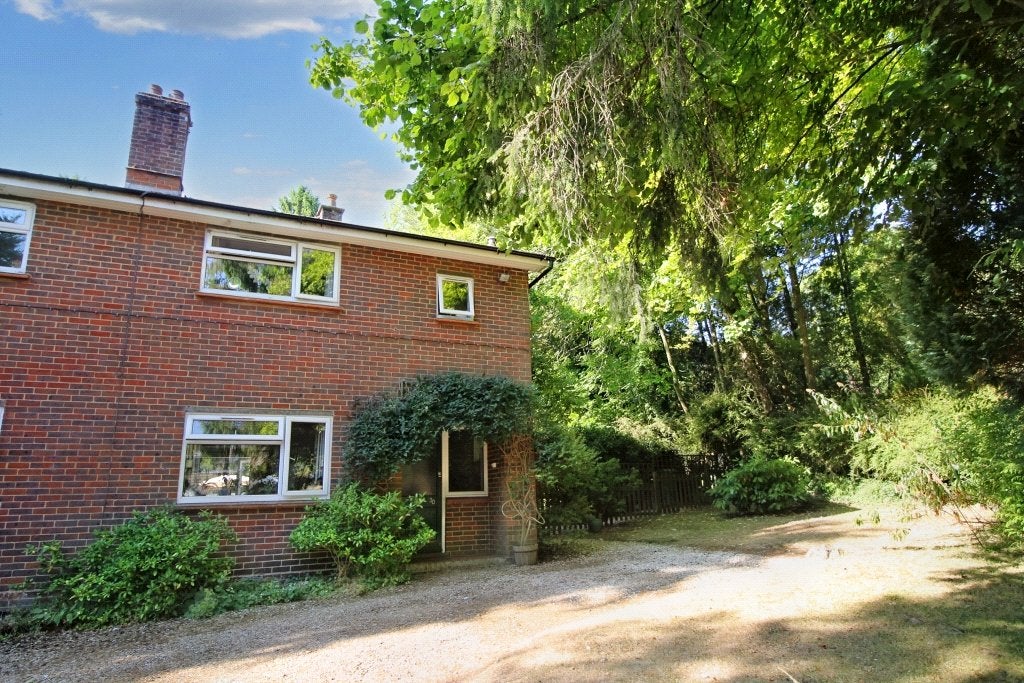 House Windmill Lane in East Hampshire