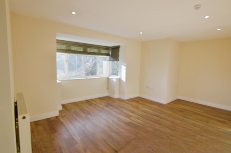 Flat Ilbury Close in Shinfield