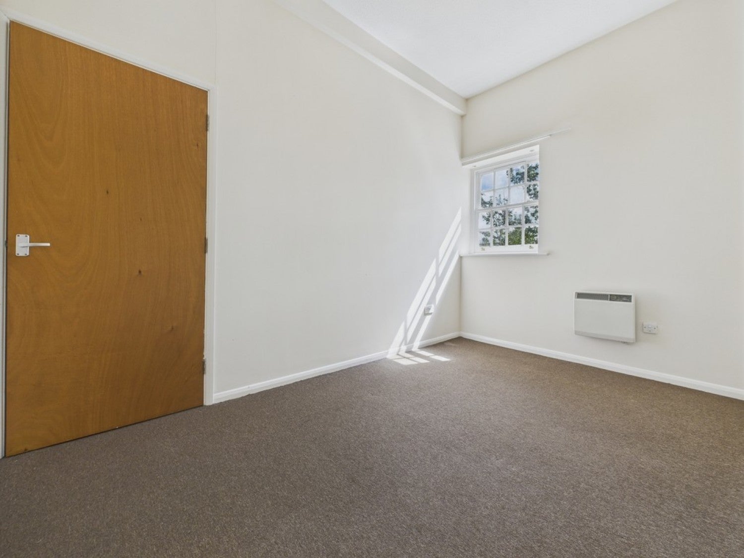 Flat Brickyard Walk in Chesterfield