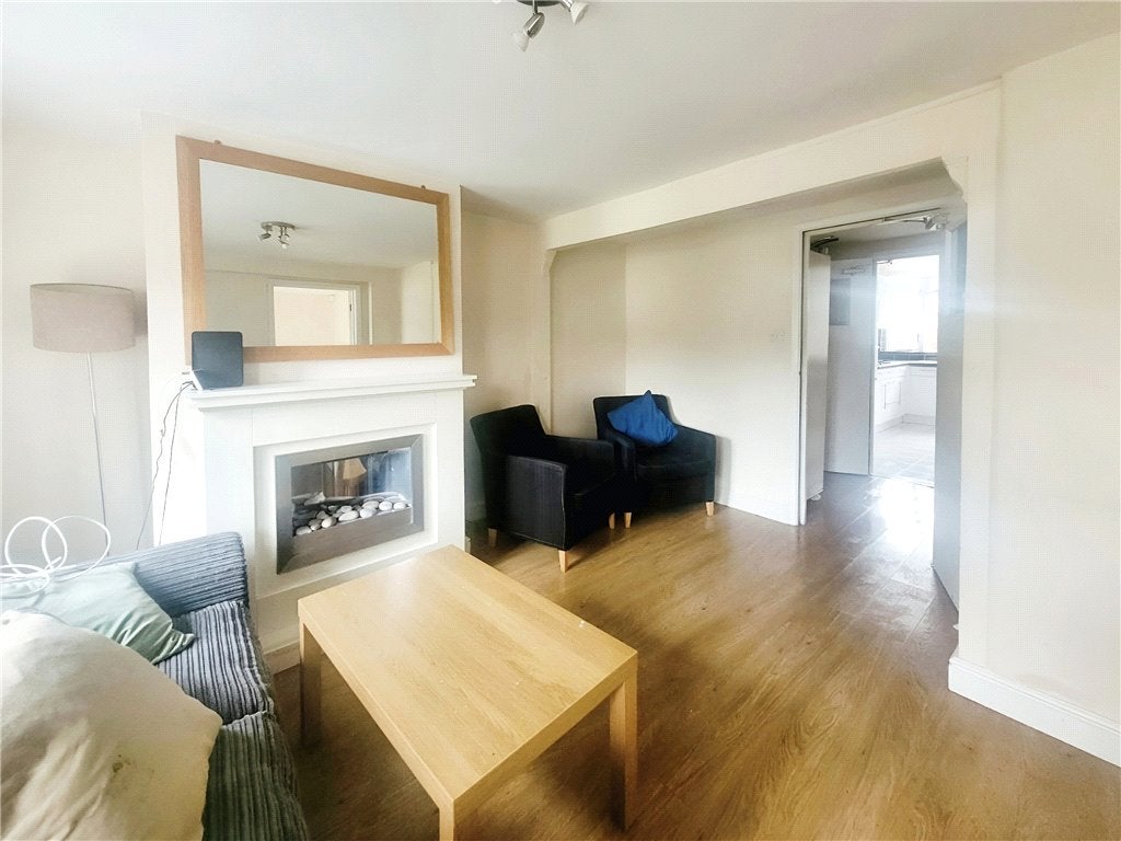 Flat Langham Place in Borough of Runnymede