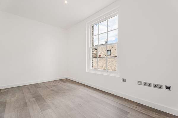 Flat Mare Street in Greater London