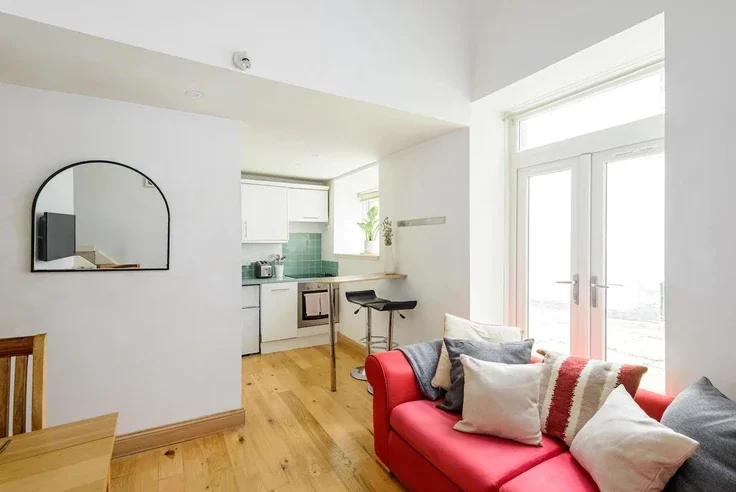 Flat Cockburn Street in City of Edinburgh