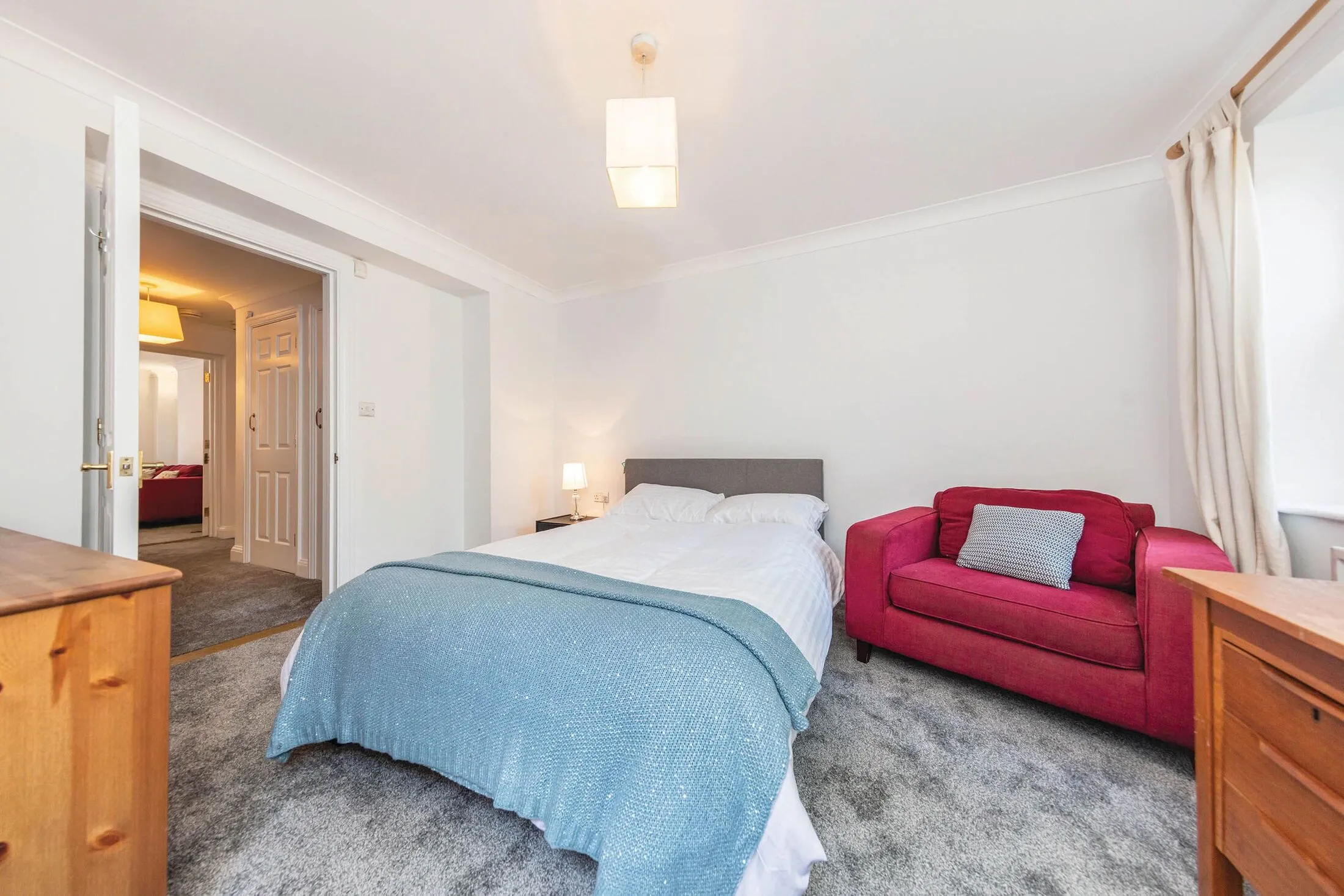 Flat Saint John's Hill in Greater London