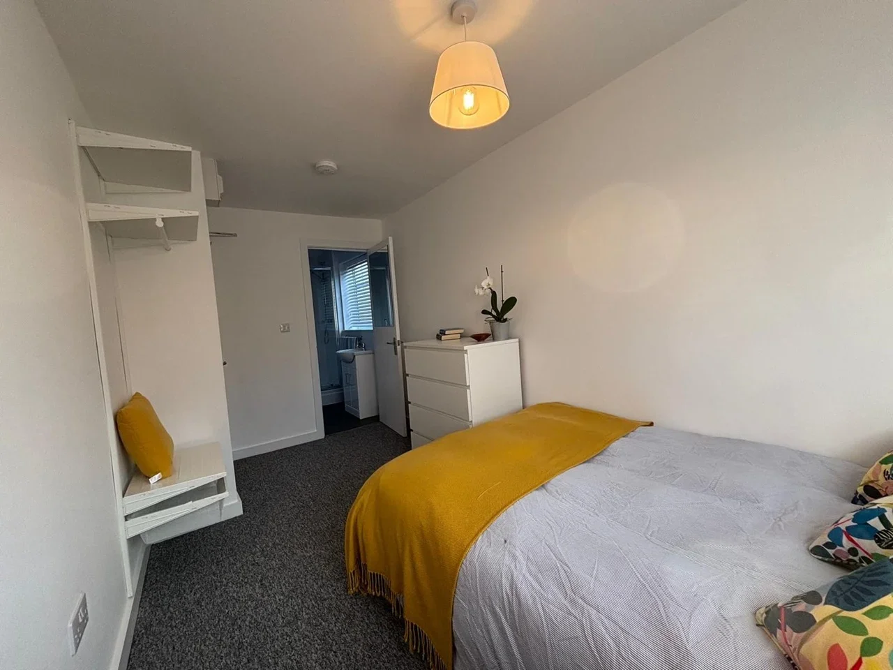Room High Street in Dacorum