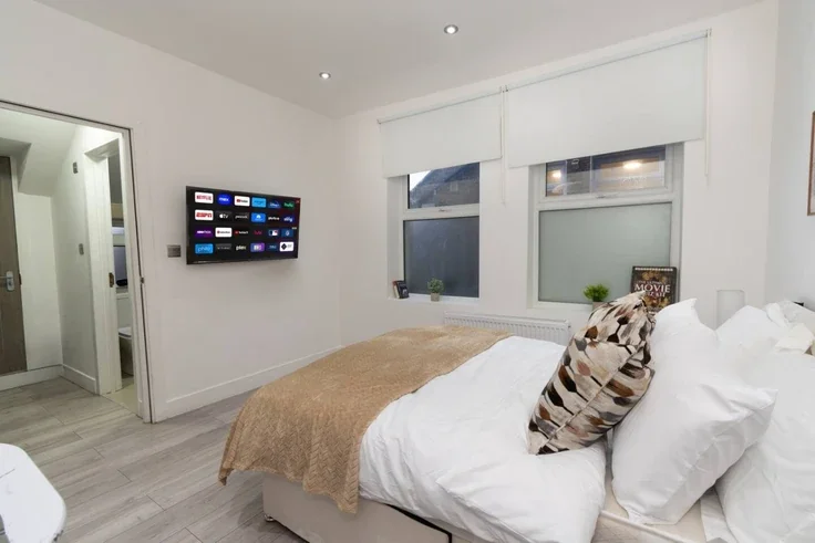 Flat Mitcham Road in Greater London