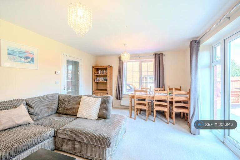 House Egremont Close in Wychavon