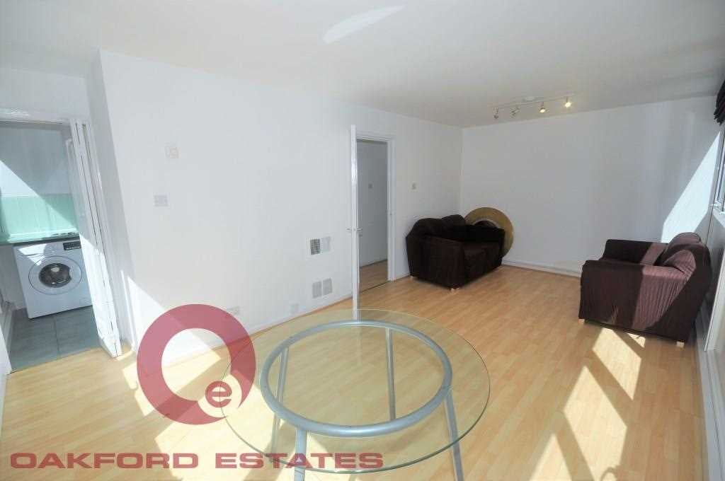 Flat Clipstone Street in City of Westminster