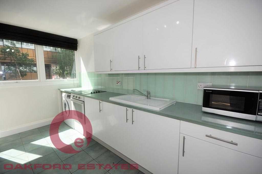 Flat Clipstone Street in City of Westminster