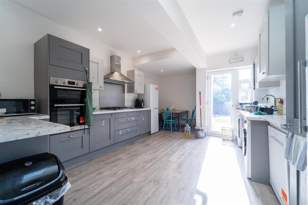 Flat Teignmouth Road in Birmingham