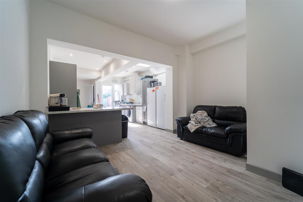 Flat Teignmouth Road in Birmingham