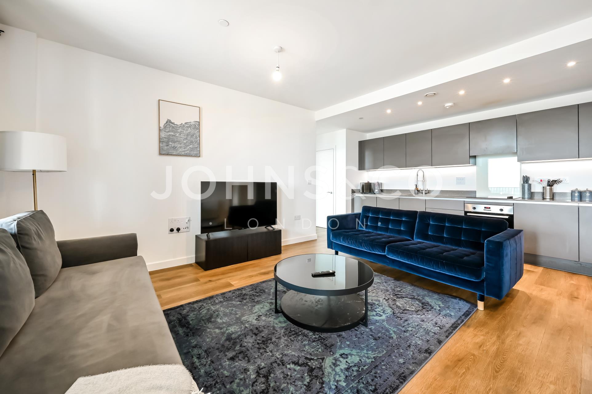 Flat Ilderton Road in Greater London