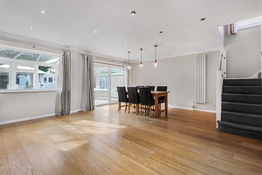 House Nairn Close in St Albans