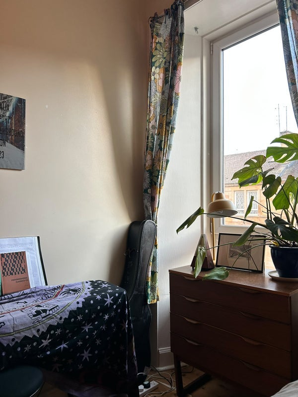 Room Dixon Avenue in Glasgow