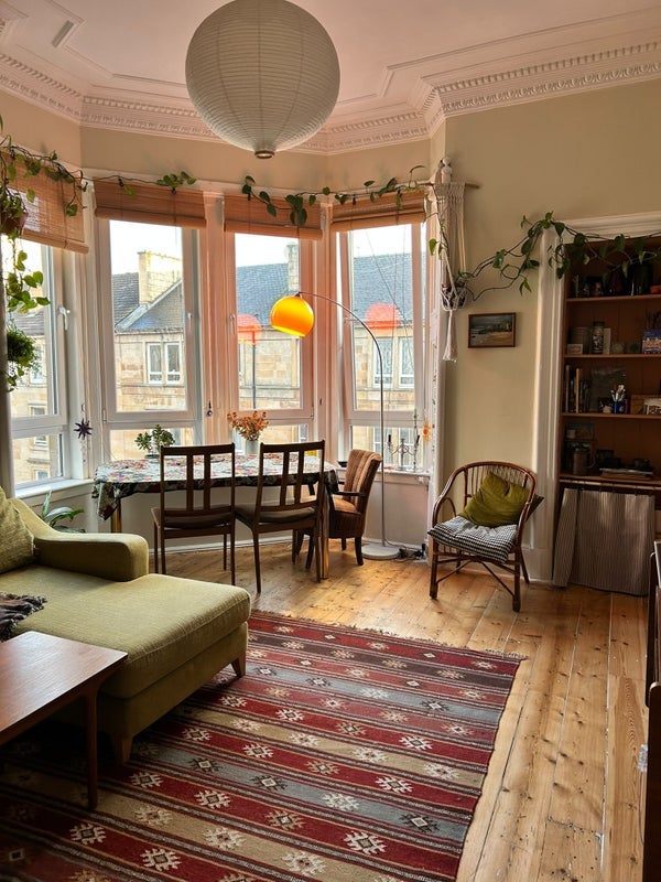 Room Dixon Avenue in Glasgow