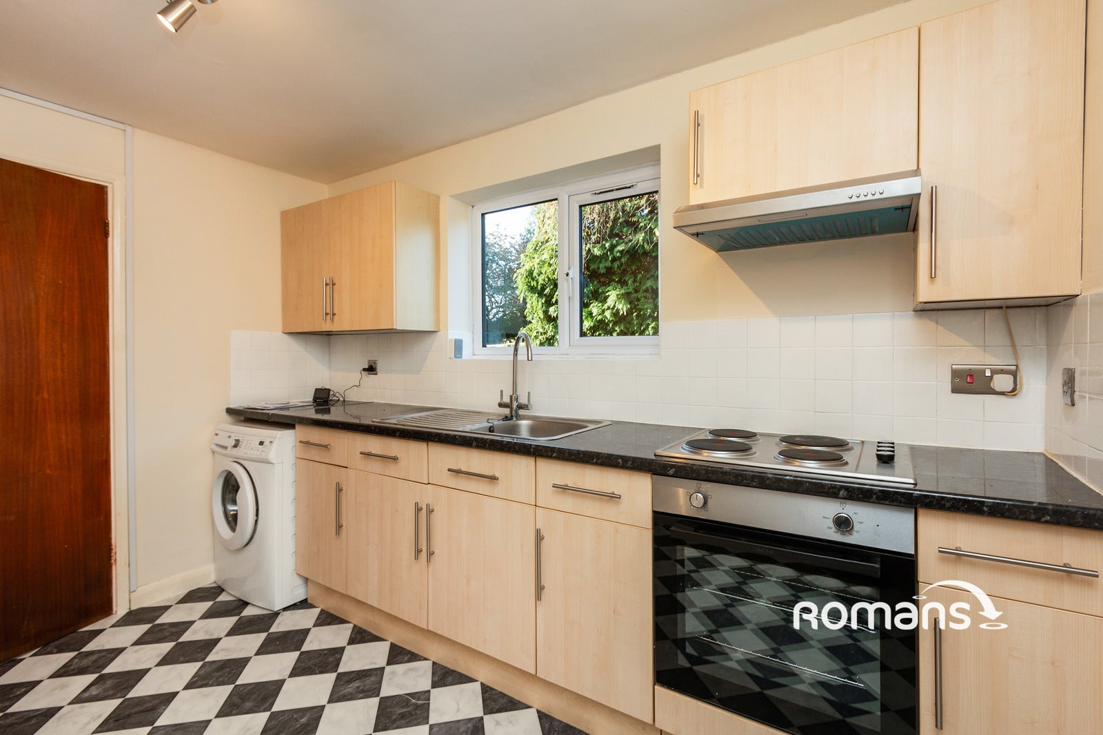 Flat Cargate Avenue in Rushmoor