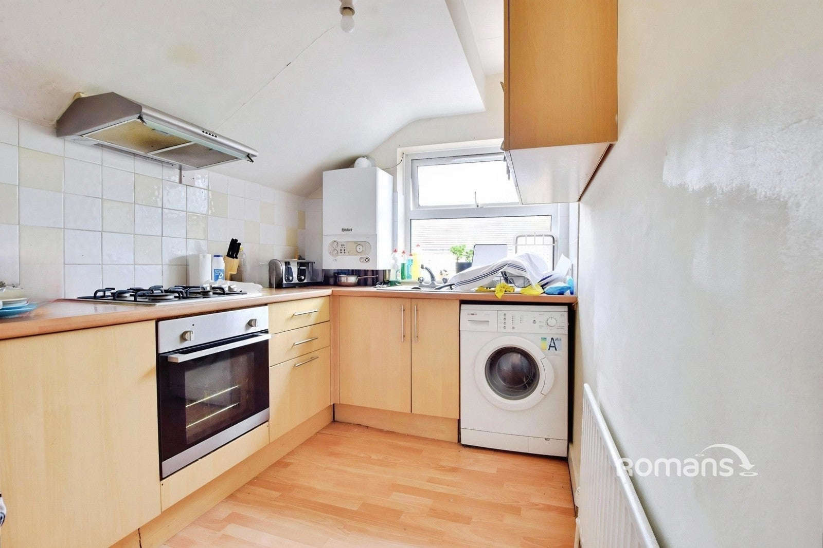 Flat Cleveland Road in Greater London