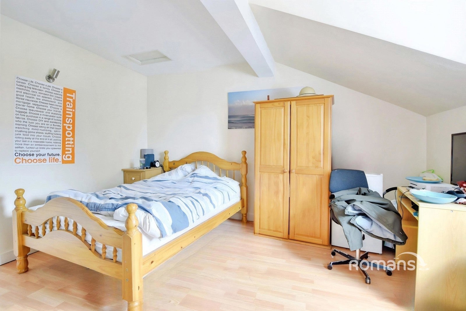Flat Cleveland Road in Greater London