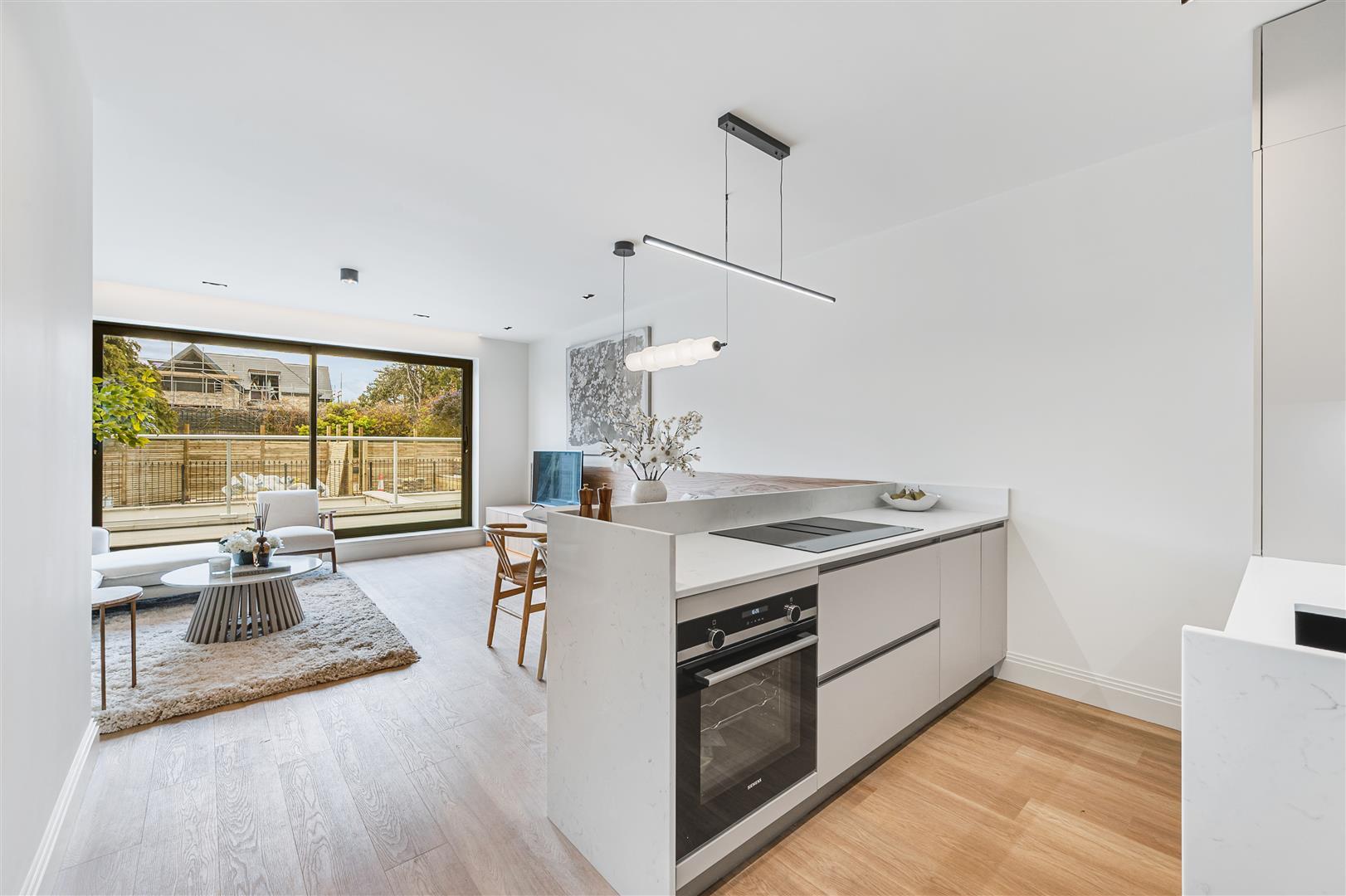 Flat Creswick Road in Greater London
