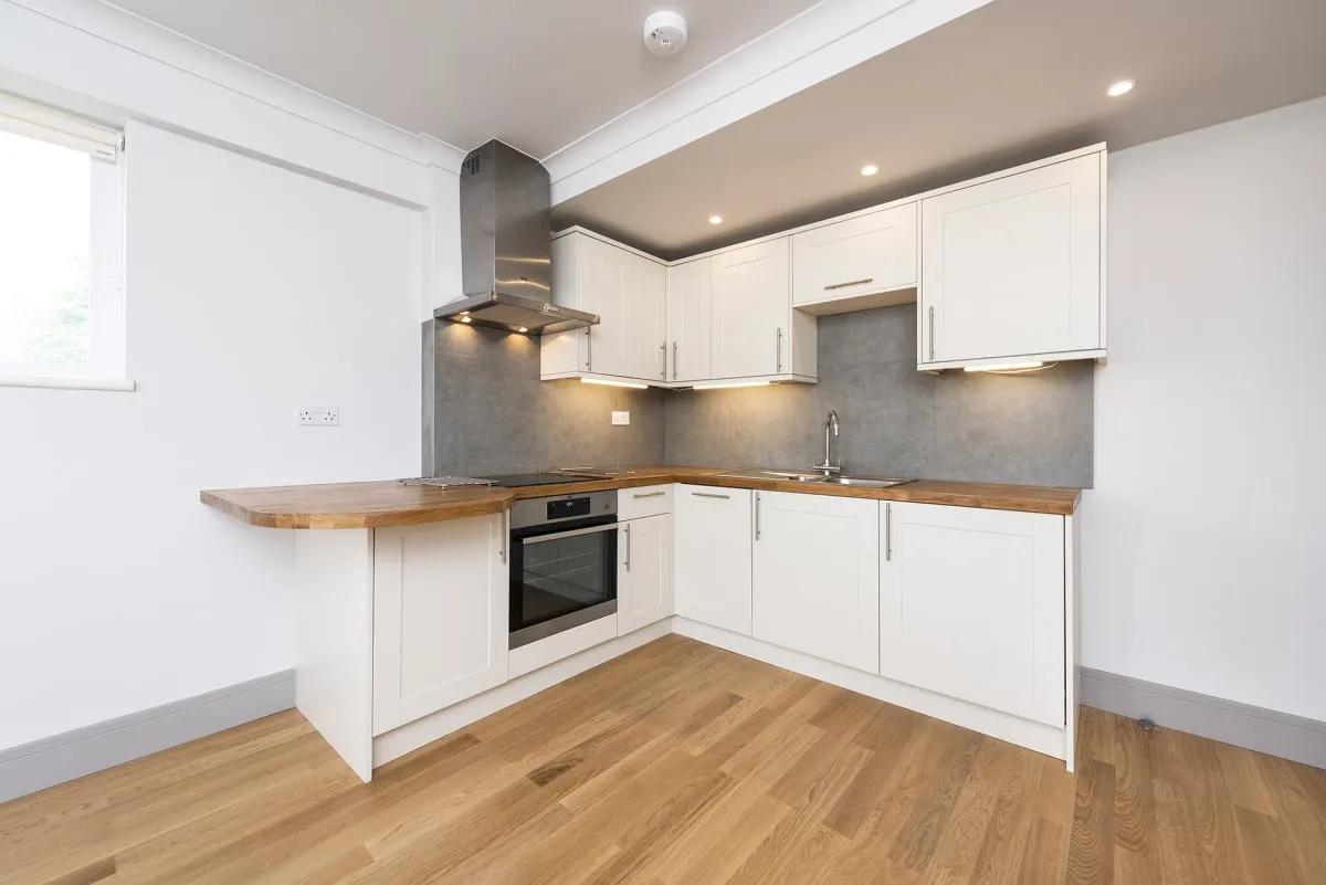 Flat Redlands Way in Greater London