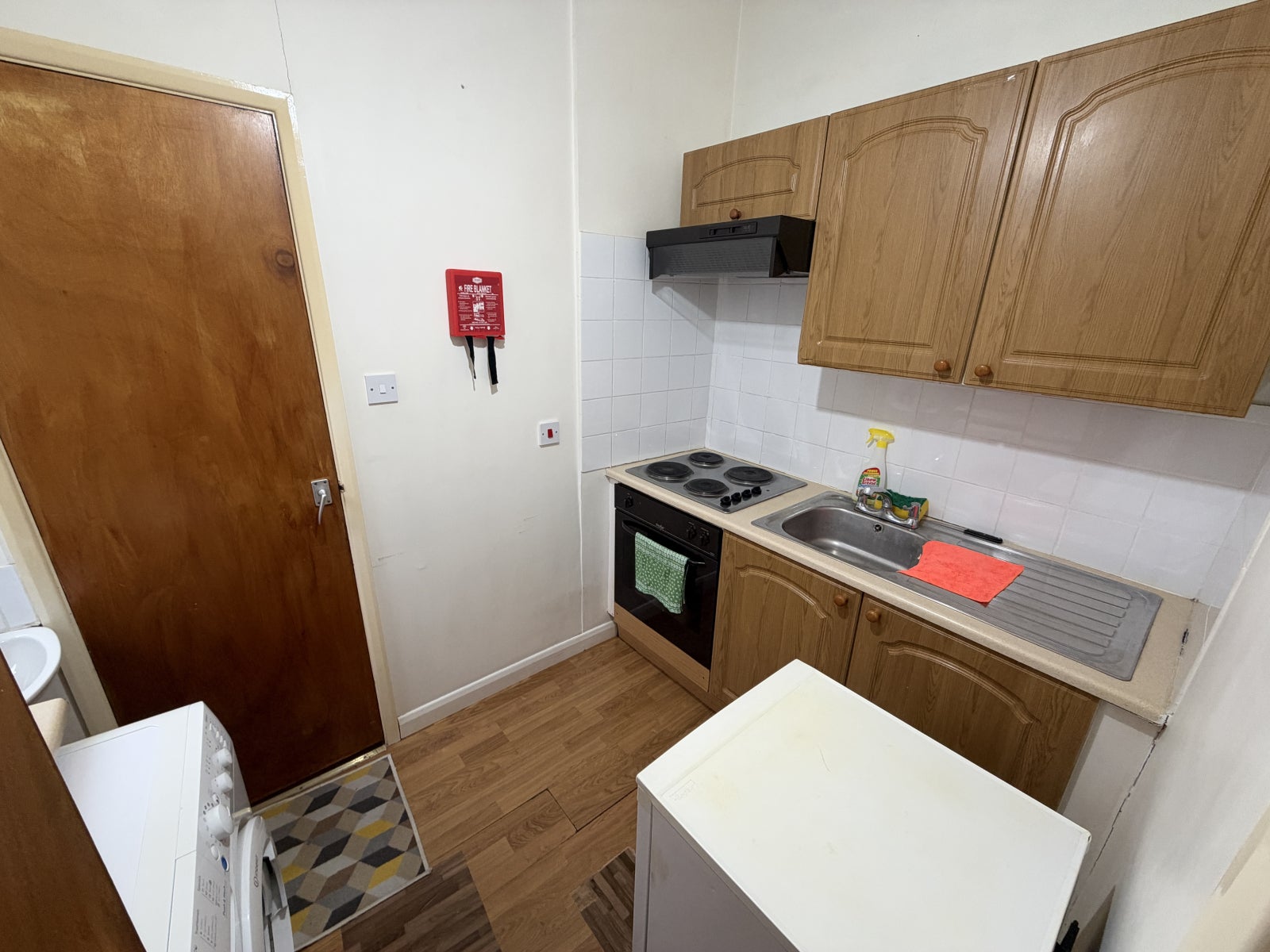Flat Sylvan Avenue in Greater London