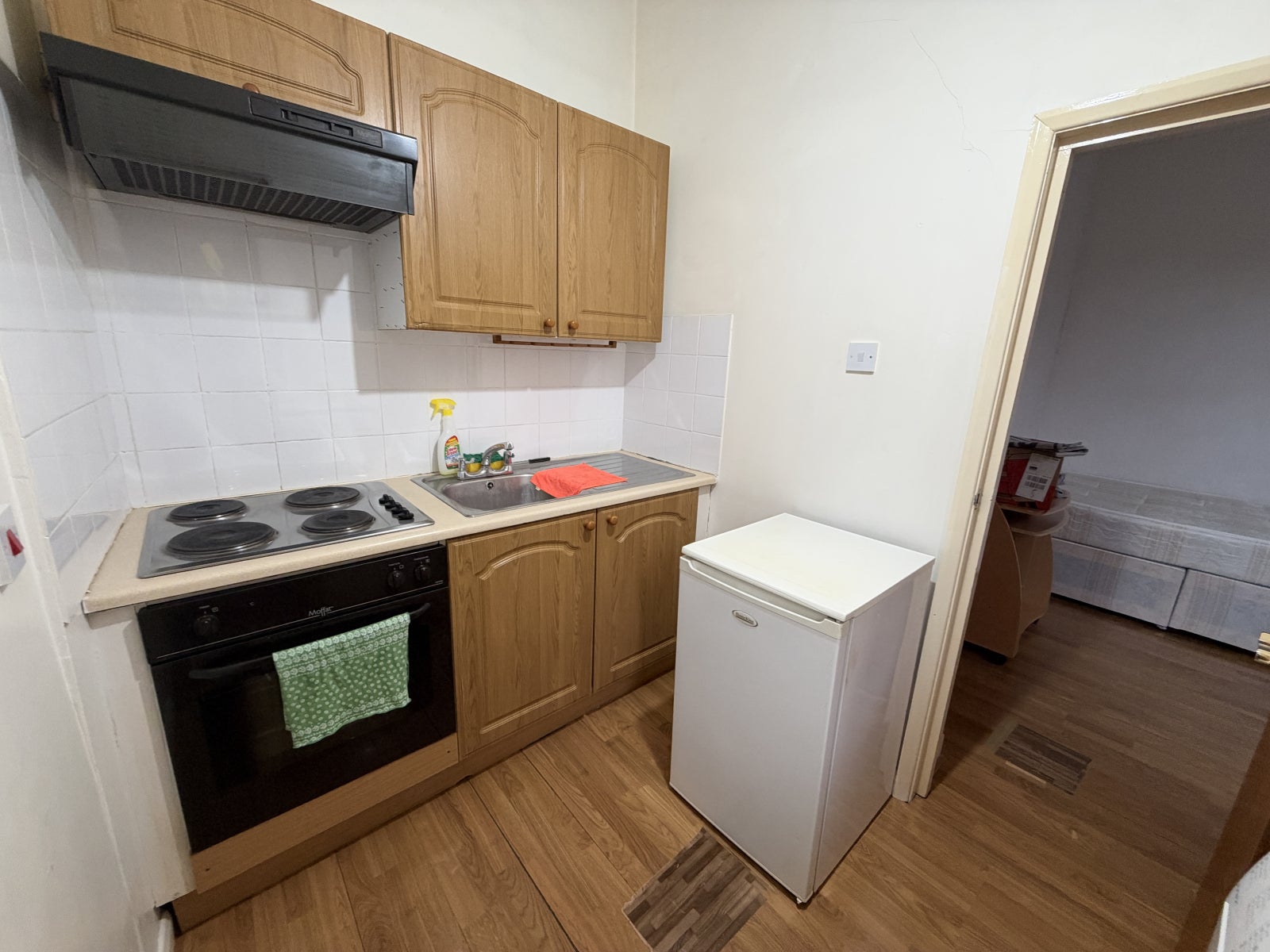 Flat Sylvan Avenue in Greater London