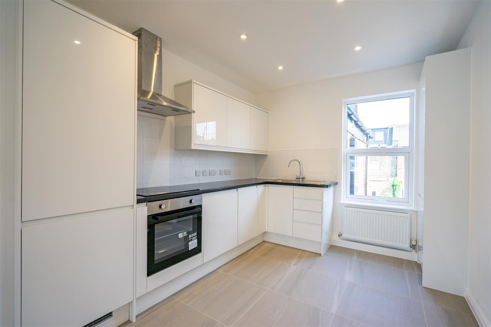 Flat Broomsleigh Street in Greater London