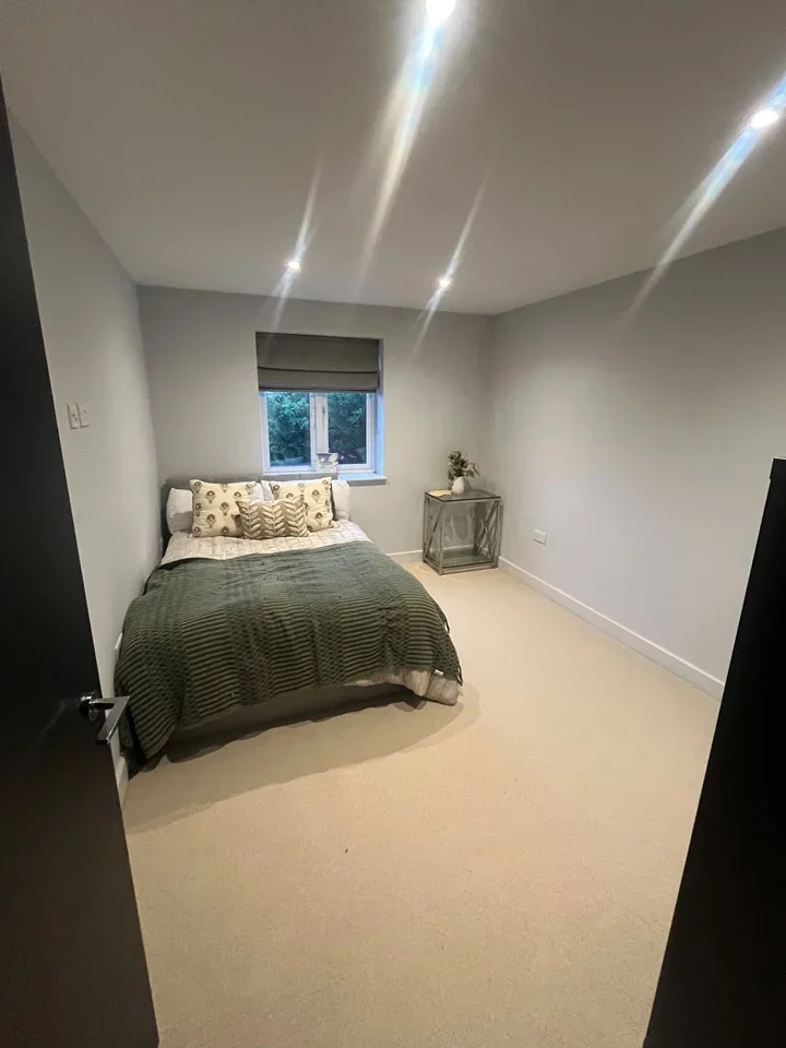 Room Albert Road in Greater London