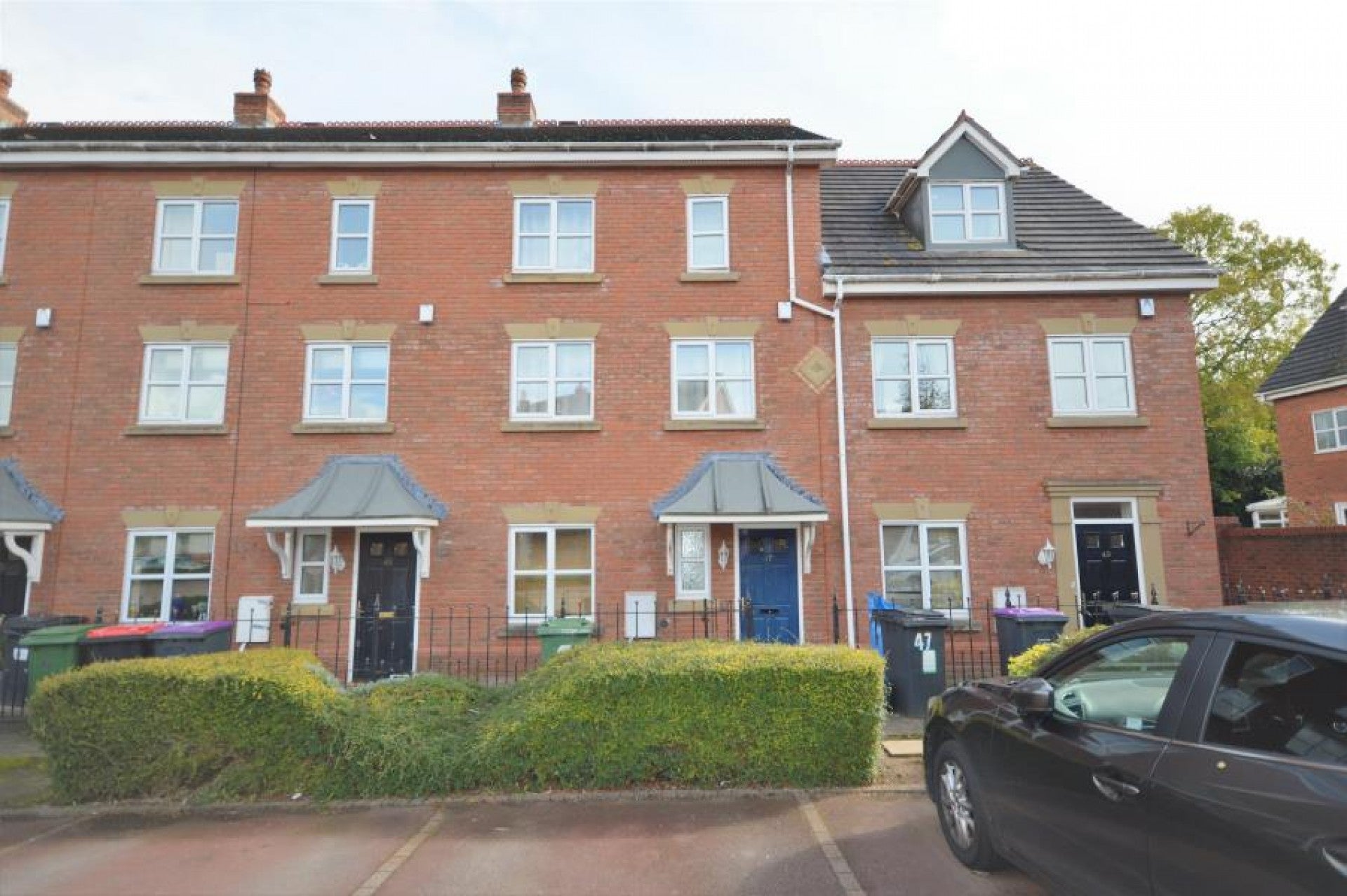 House Gatcombe Way in Priorslee Village