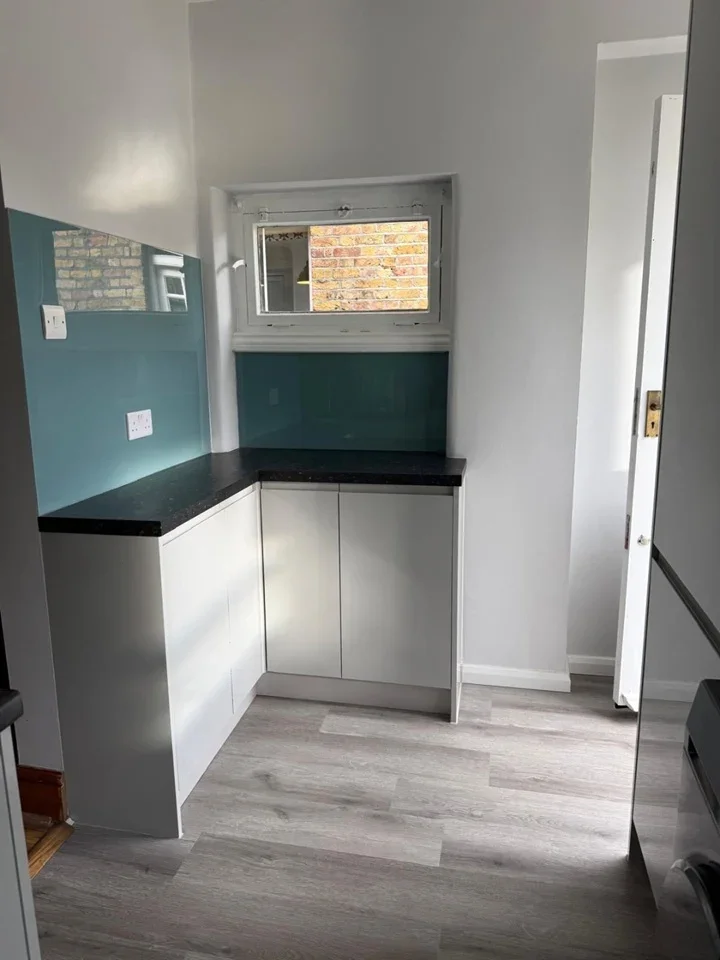 Flat Gordon Road in Greater London