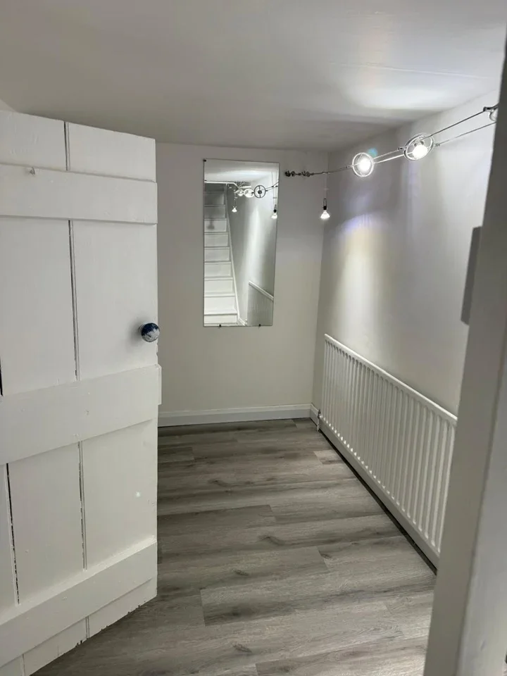 Flat Gordon Road in Greater London