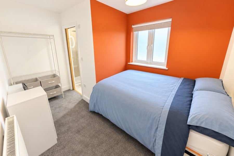 Room Royal Oak Road in Woking
